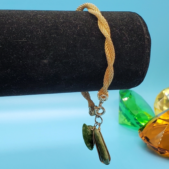 Faux jade wrapped goldtone gemstone mineral  vintage bracelet - Picture 3 of 5